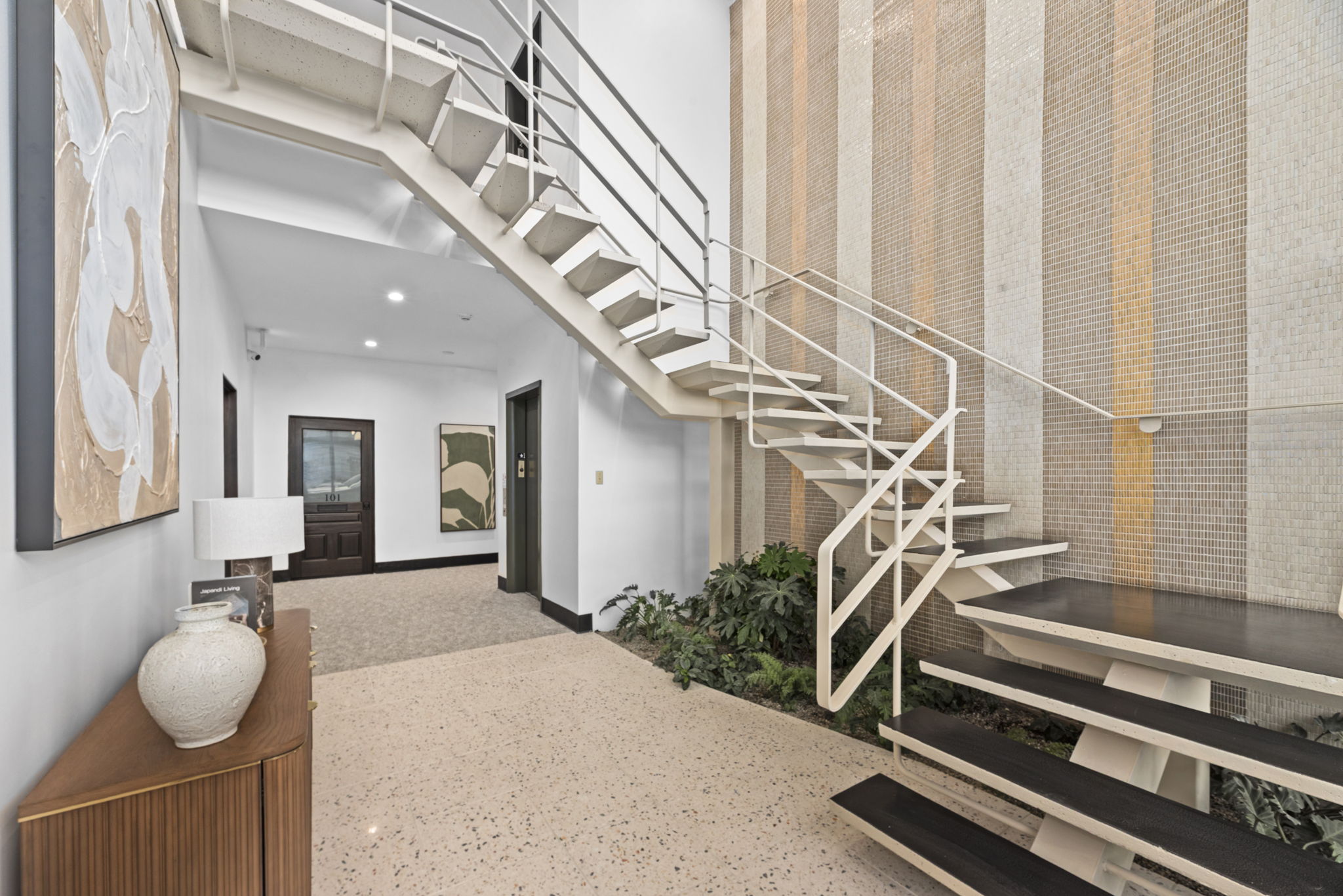 Web Or Mls DSC  ROM Residential